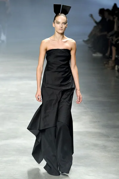 Look 14